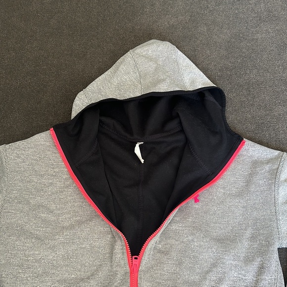 Under armour zip up sweatshirt - Picture 6 of 7